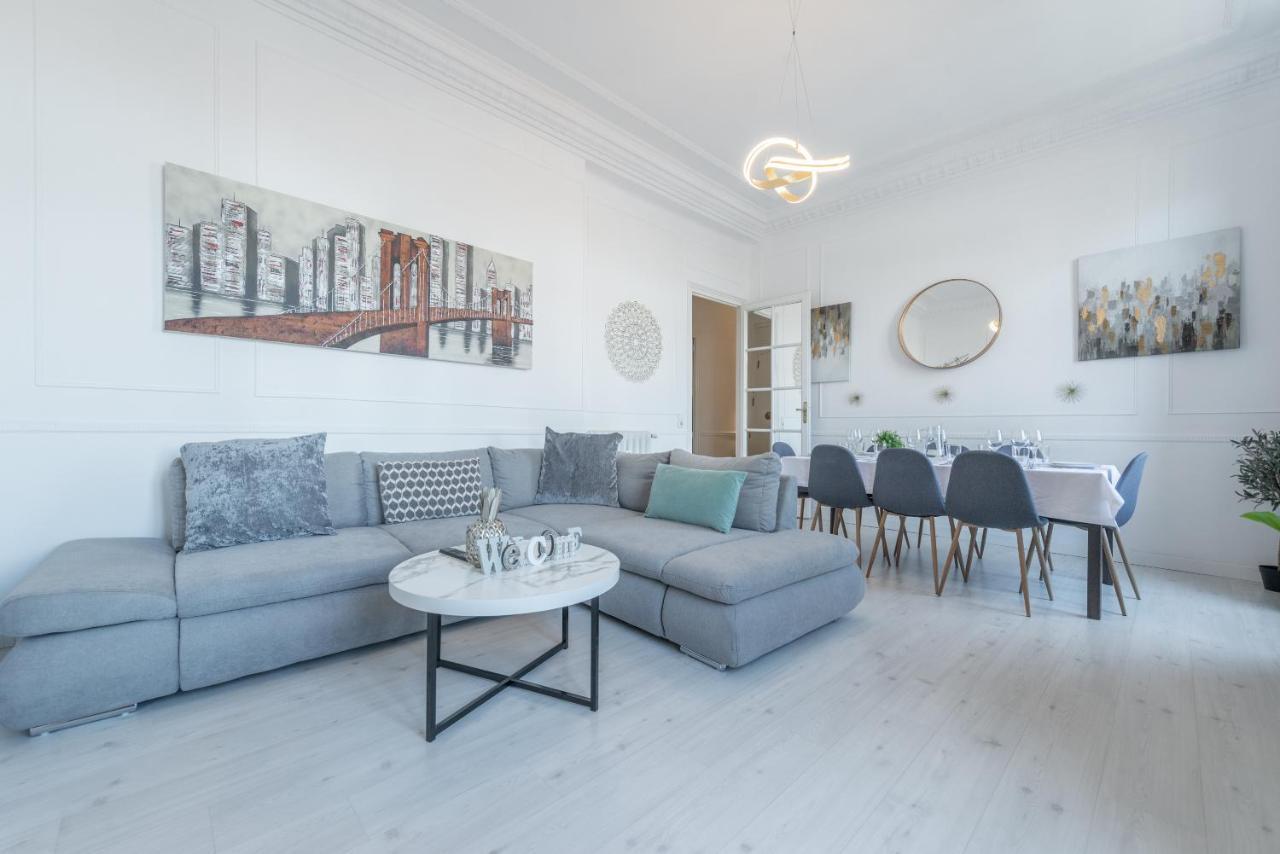 Penthouse Deluxe Granvia, By Monaro Madri