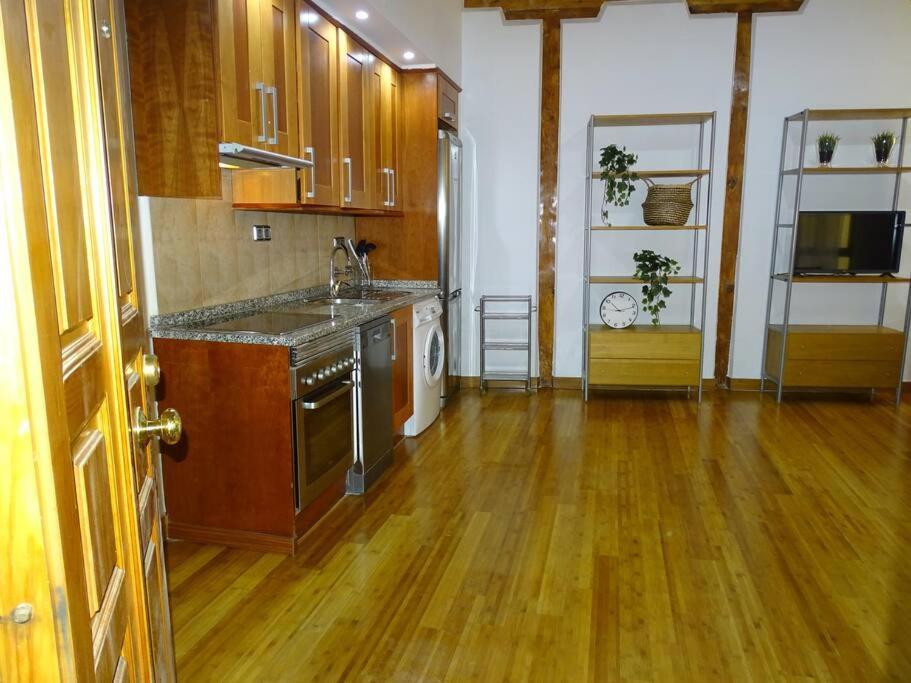 Apartamento Con Encanto Junto A La Plaza Mayor *
