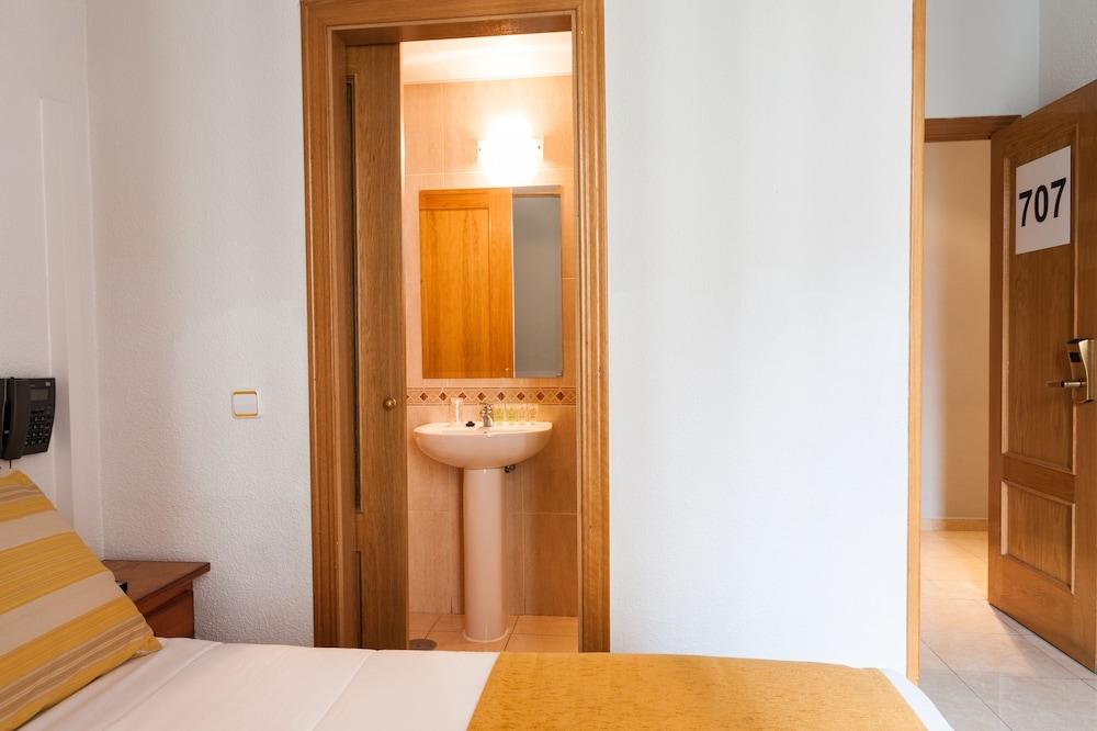 Josefina-gran Via Albergue Madri