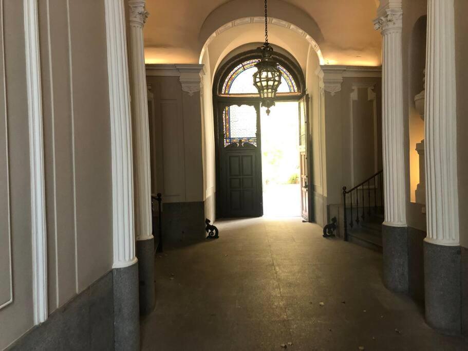 Cuesta Sto Domingo, Vive El De Austrias Appartement