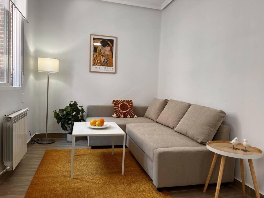 Apartamento Tenerife. Bright & Renovated ☆ ☆ ☆ ☆ ☆ Madrid