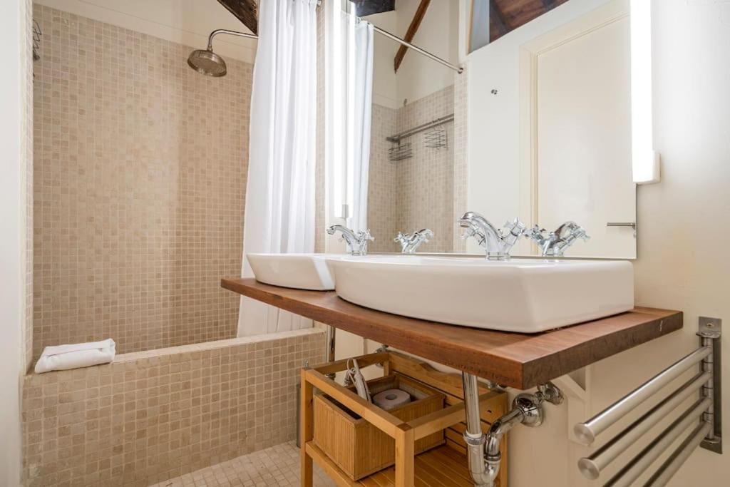 Calm And Bright Apartment, Center La Latina D.alb Apartamento