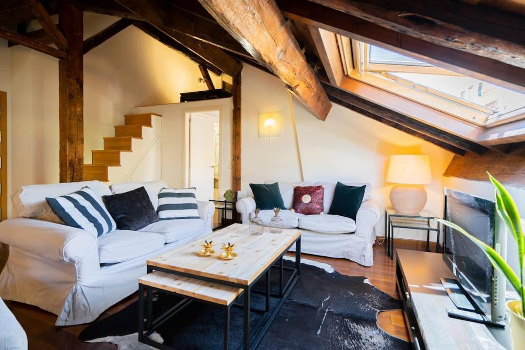 Calm And Bright Apartment, Center La Latina D.alb Apartamento *