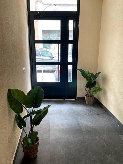 Cozy 2 Bedroom With Patio Madrid