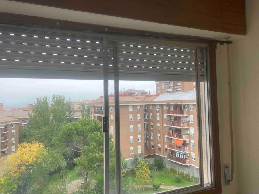 Piso Amplio, Iluminado Y Muy Bien Comunicado