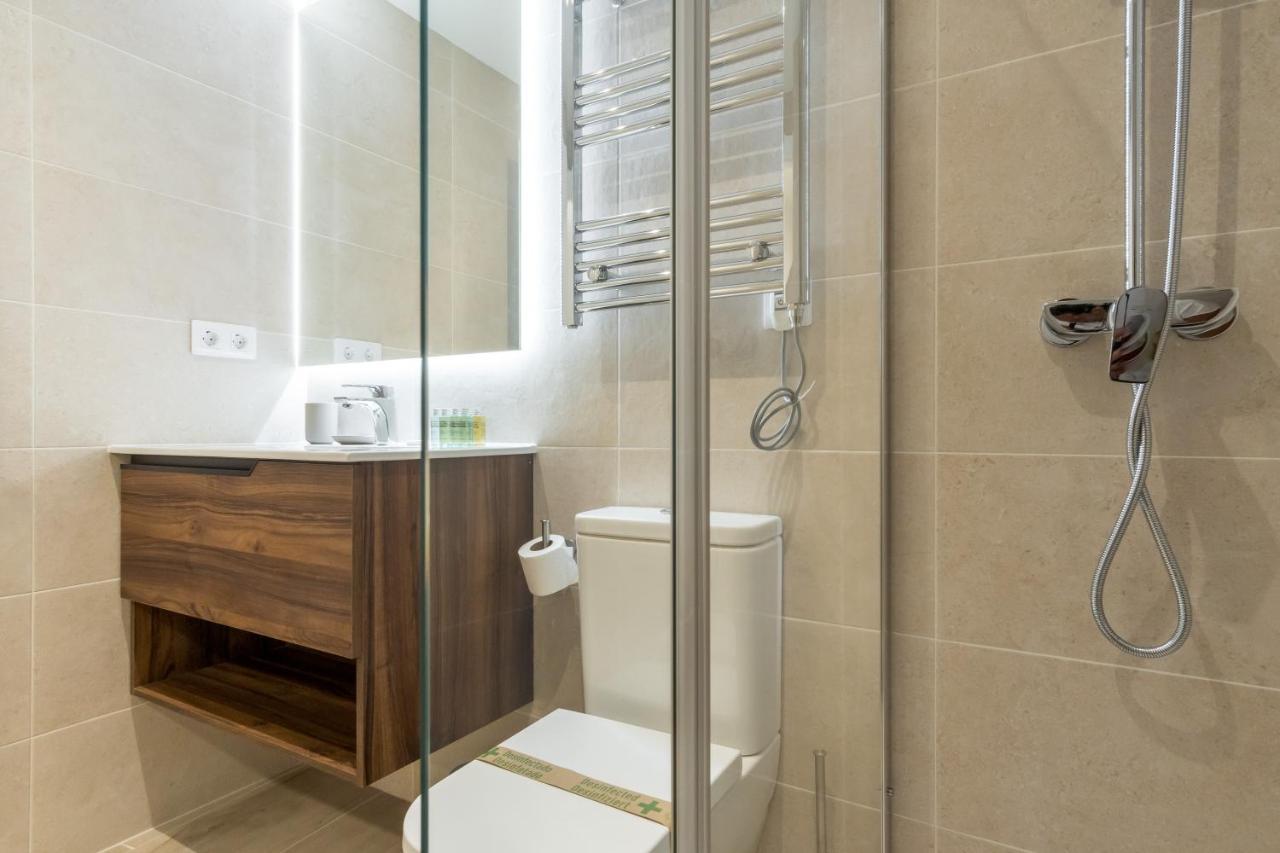 Modern And Bright- 2 Bd 2 Bth - Center * Madrid