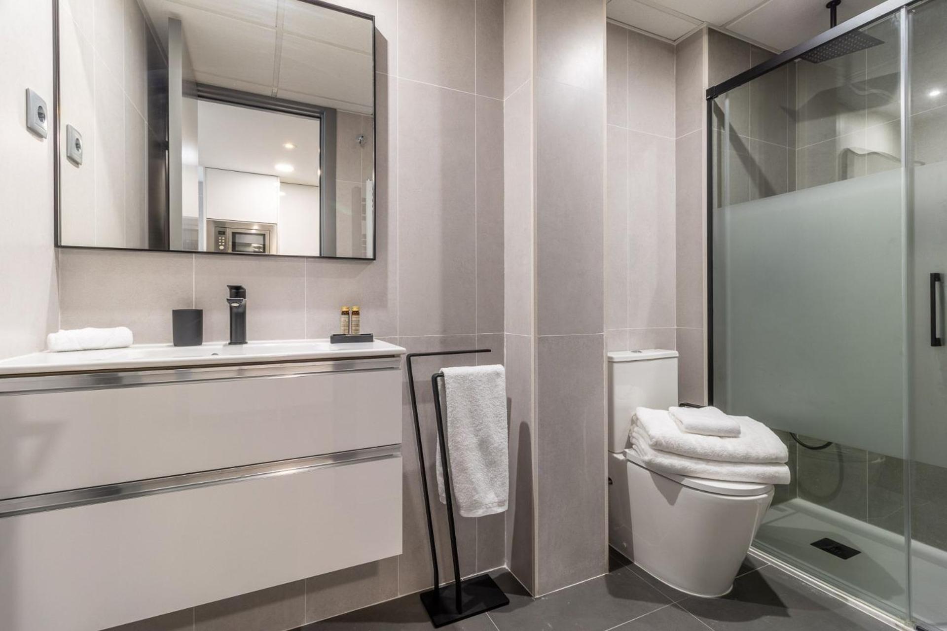 Apartamento Cozy Loft Near El Rastro With A Touch Of Charm - Latina Toledo Iii Madrid