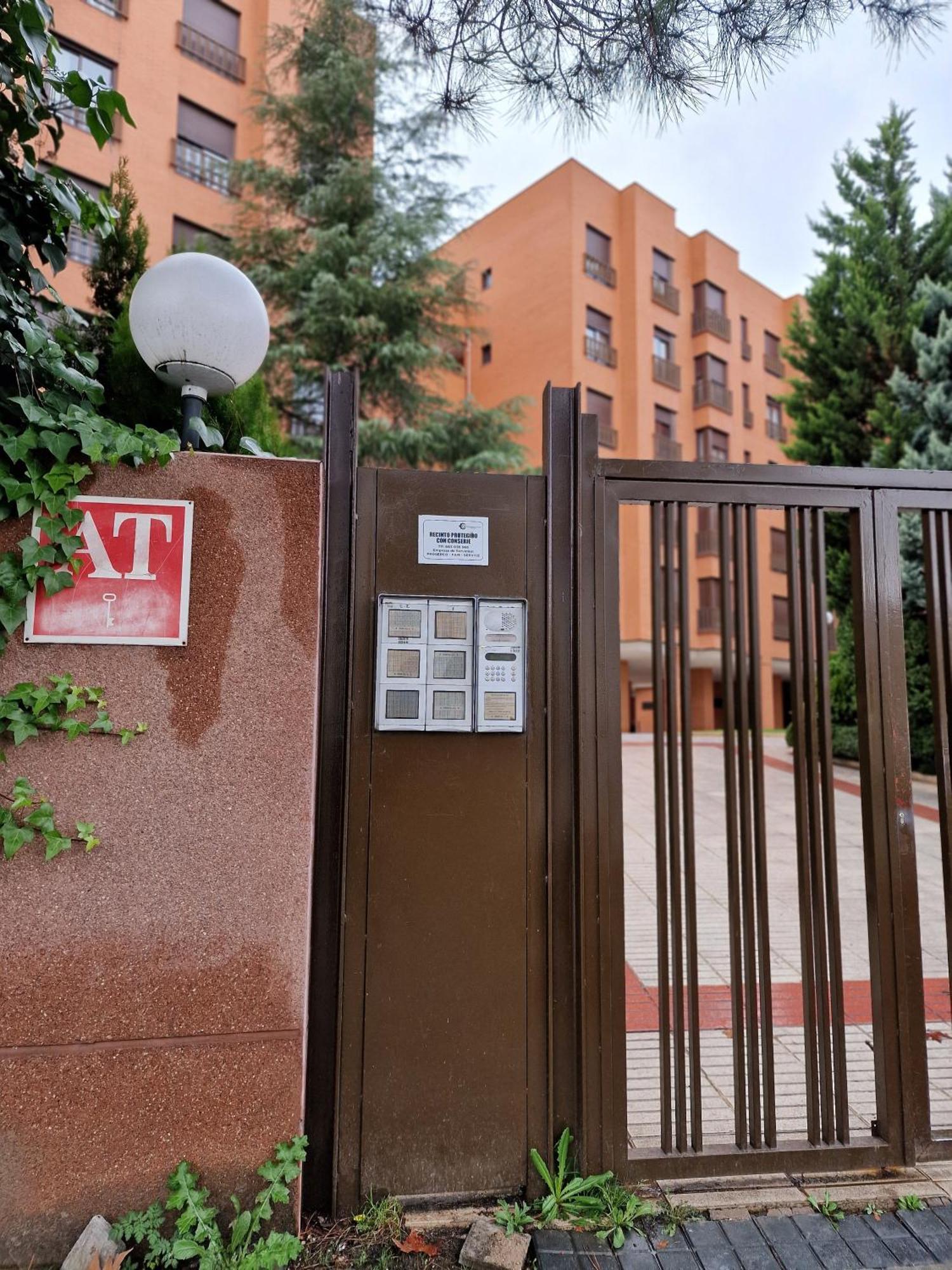 Samaniego, Piscina Y Garaje Junto Civitas Metropolitano Y Aeropuerto