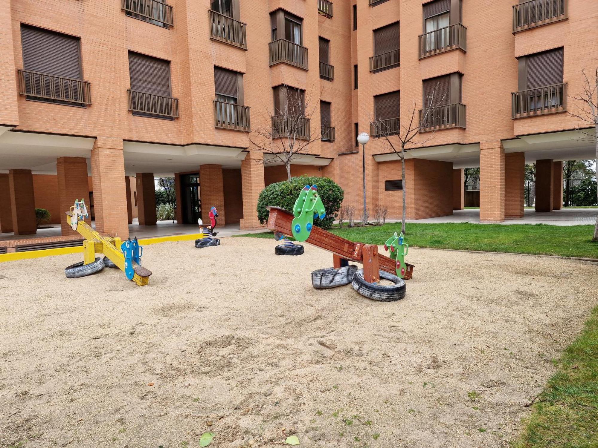Samaniego, Piscina Y Garaje Junto Civitas Metropolitano Y Aeropuerto Apartment *