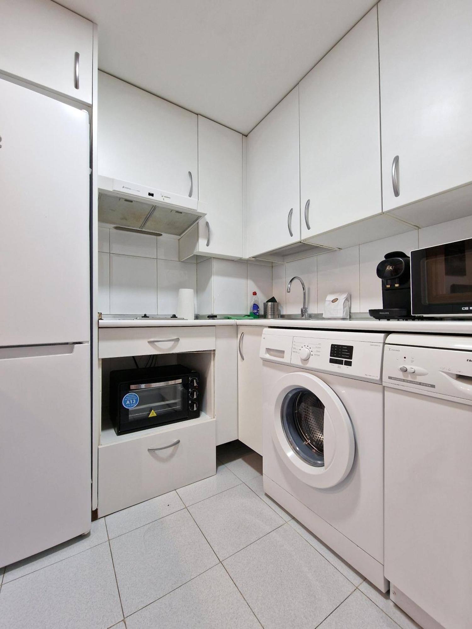 Apartment Samaniego, Piscina Y Garaje Junto Civitas Metropolitano Y Aeropuerto
