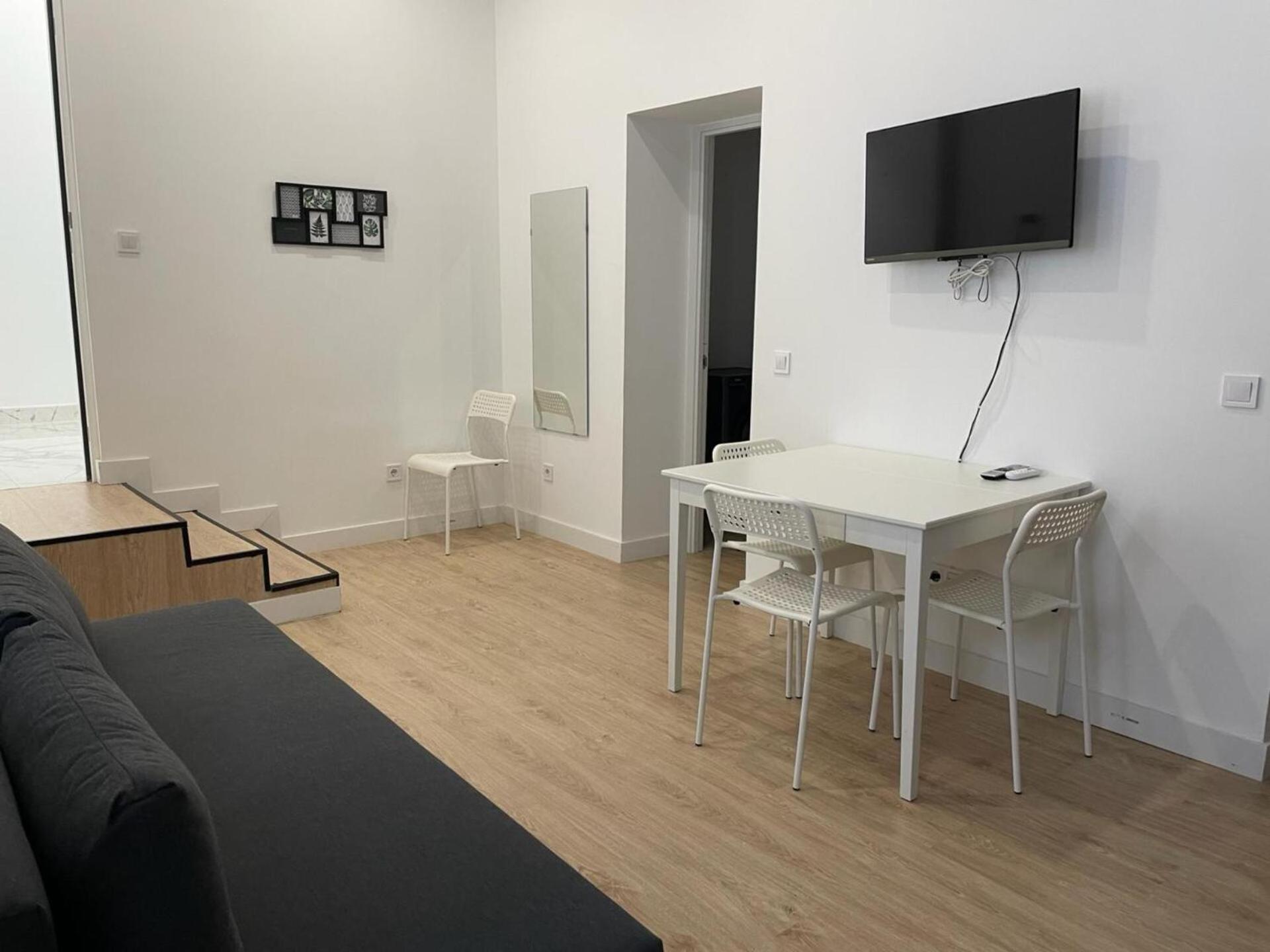 Apartamento U1 Ap Nuevo, Bien Comunicado Centro *