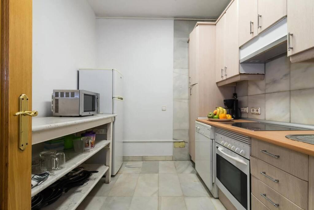 Spacious & Comfortable Flat In Gran Via-sol Madri