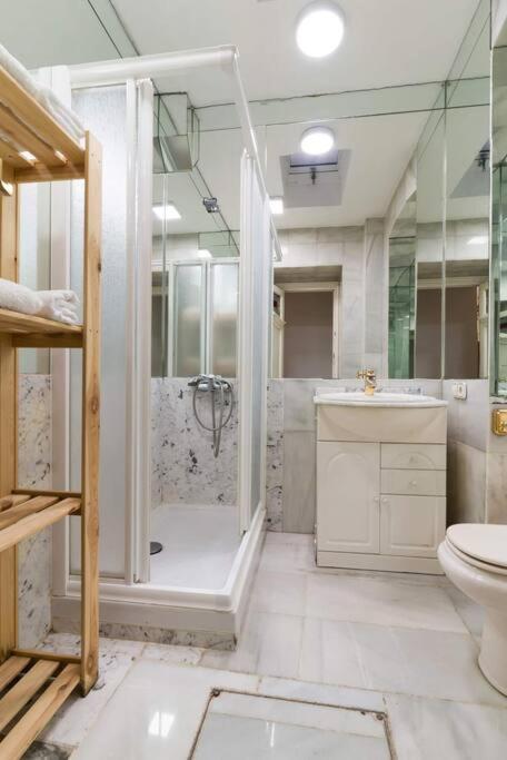 Spacious & Comfortable Flat In Gran Via-sol Apartamento Madri