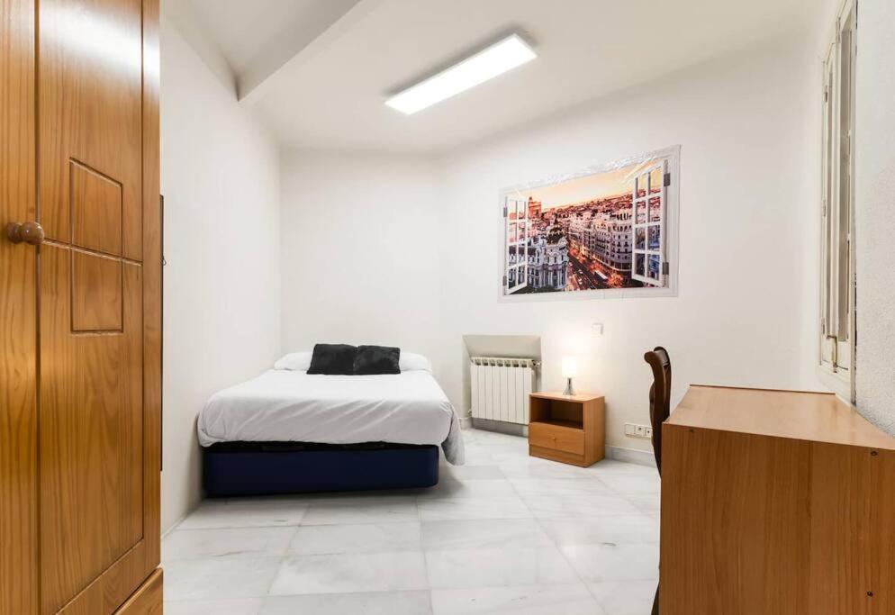 Spacious & Comfortable Flat In Gran Via-sol * Madri