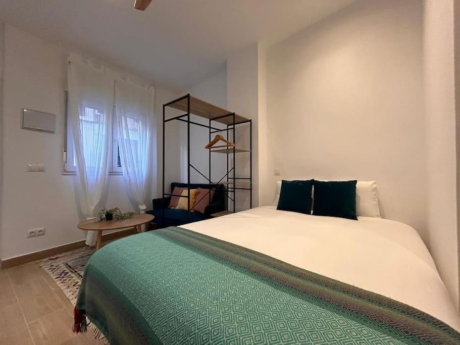 Ideal In Cuatro Caminos - Guipuzcoa *