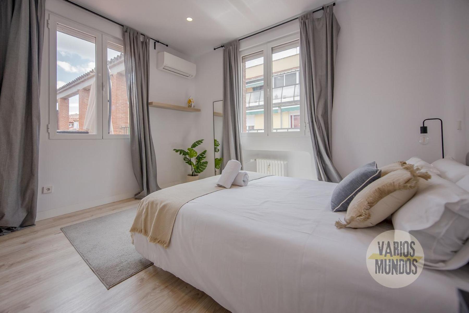 Apartment Atico X9 Pax Con Gran Terraza En El La Latina Madrid