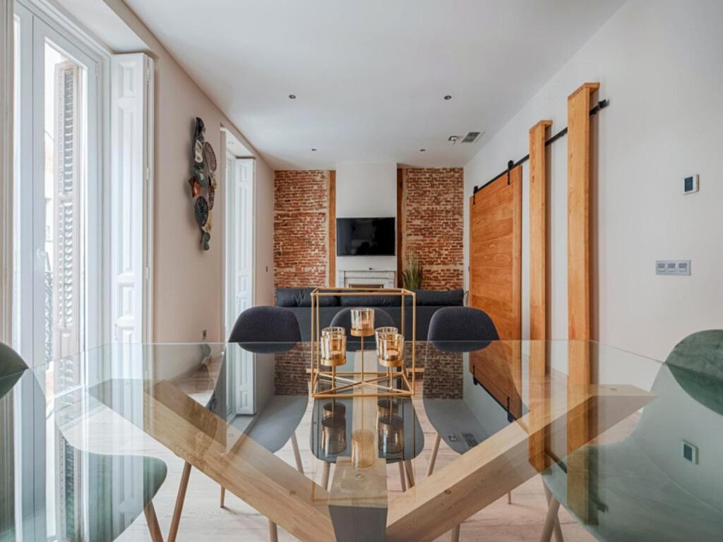 3 Bedrooms 3 Bathrooms Furnished - Justicia - Refurbished - Mintystay Apartamento *