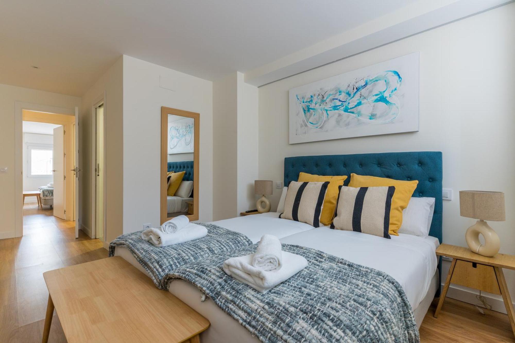 Modern And Wide- 3bd 2,5 Bth- Plaza Castilla *