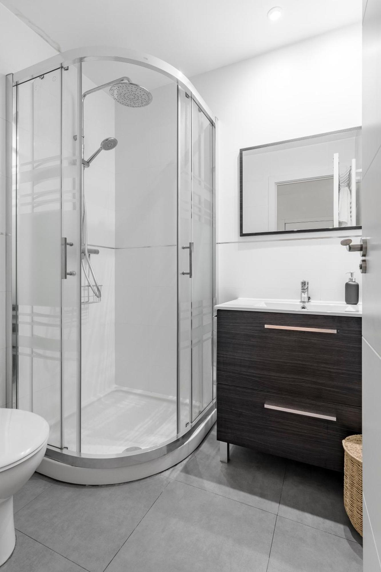 Cozy 2 Bedroom With Patio * Madrid