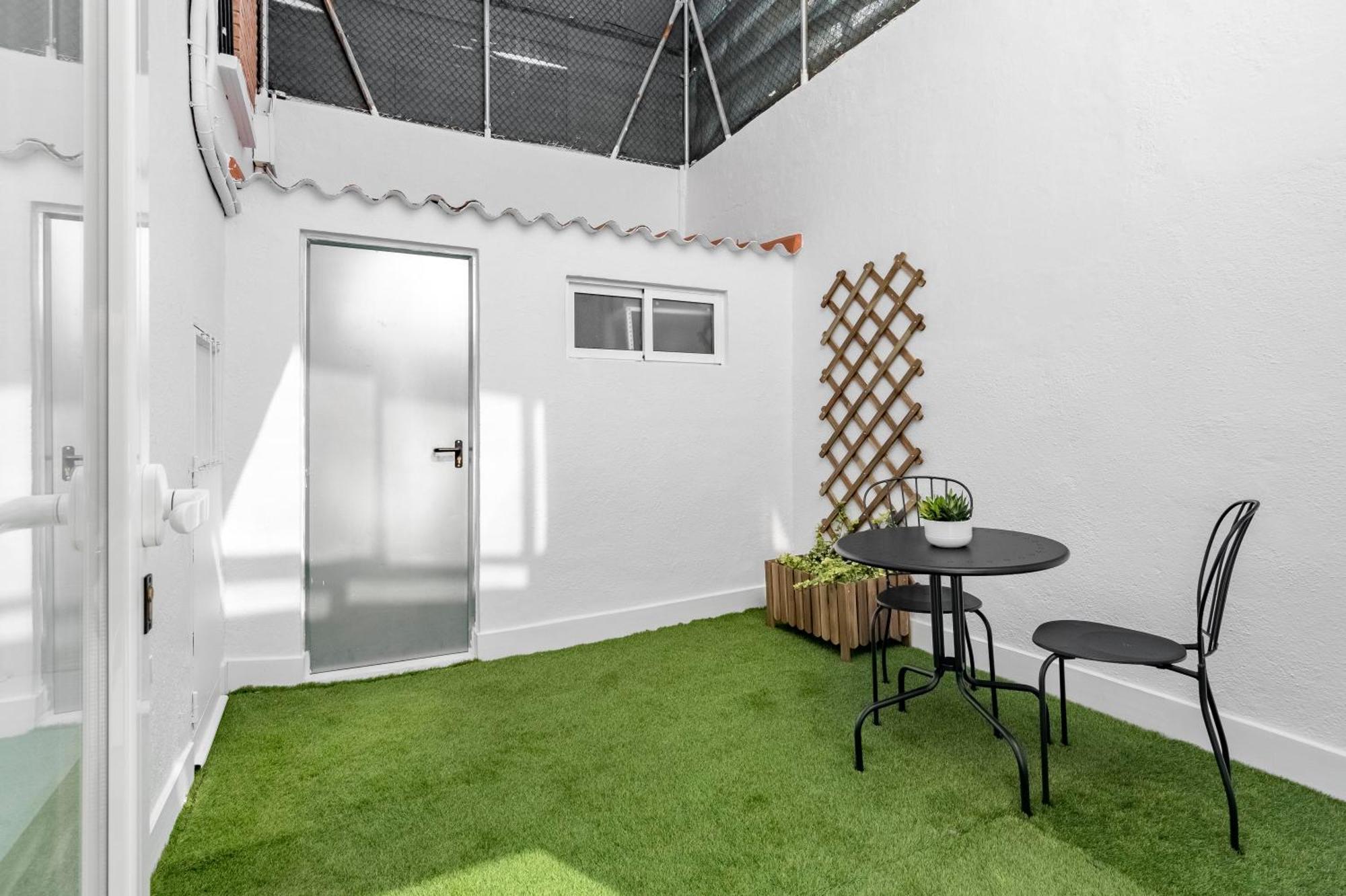 Appartamento Cozy 2 Bedroom With Patio *