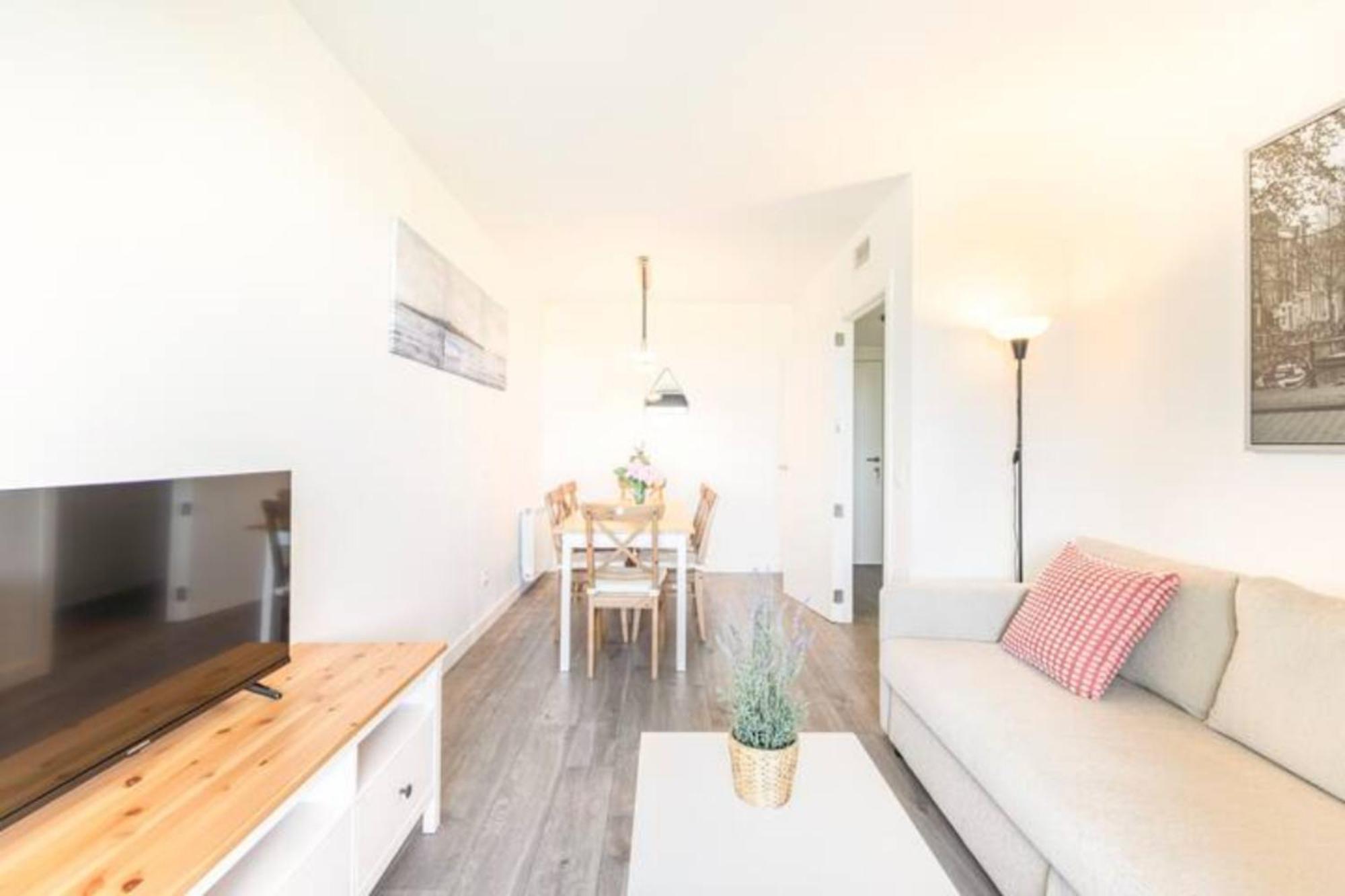 Piso Climatizado Y Parking * Madrid