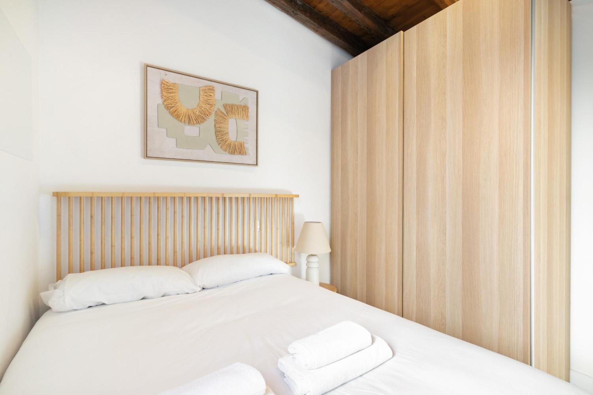 Apartamento Atico Con Terraza En Lavapies Alquiler Temporal