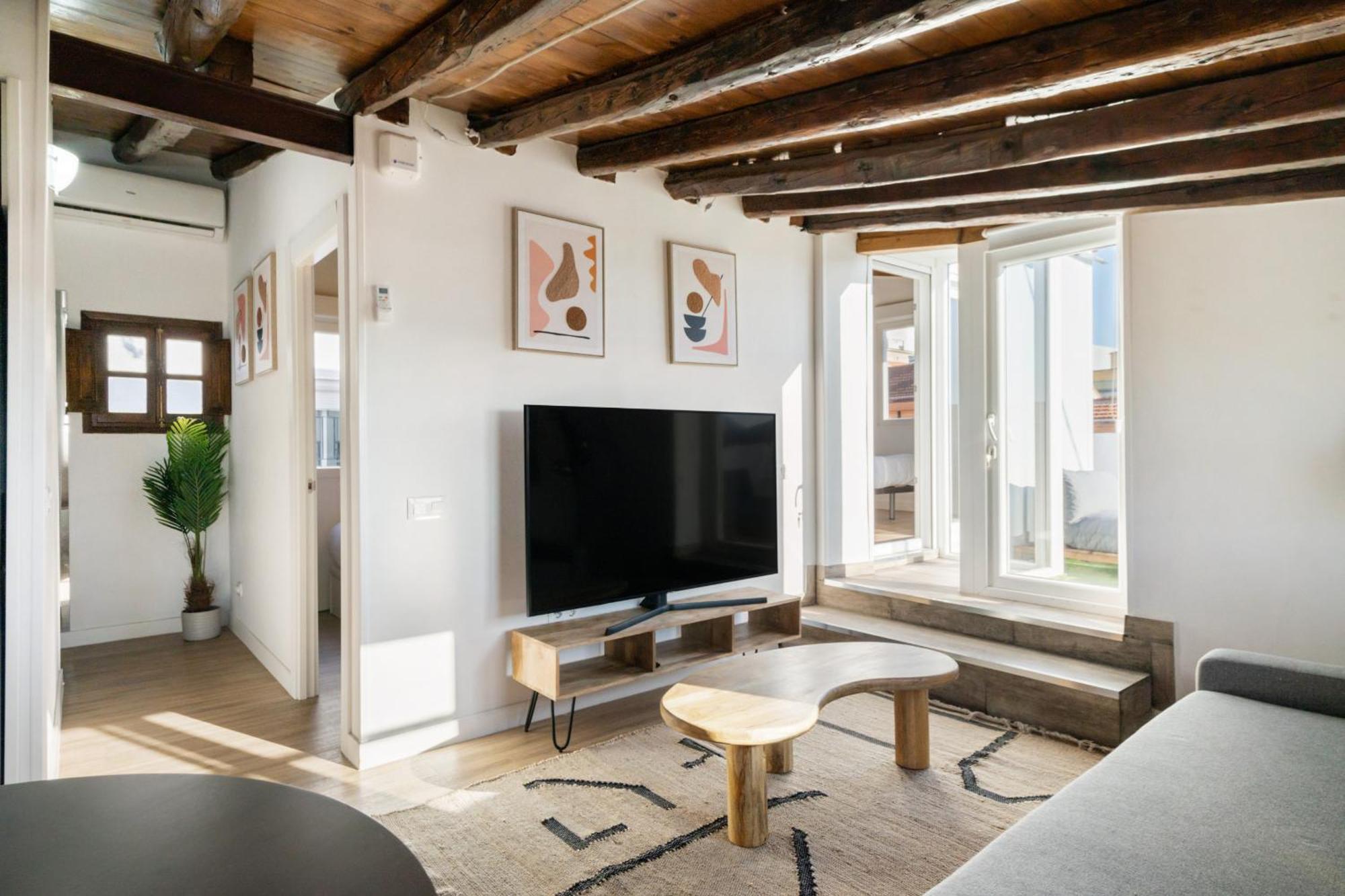 Apartamento Atico Con Terraza En Lavapies Alquiler Temporal *