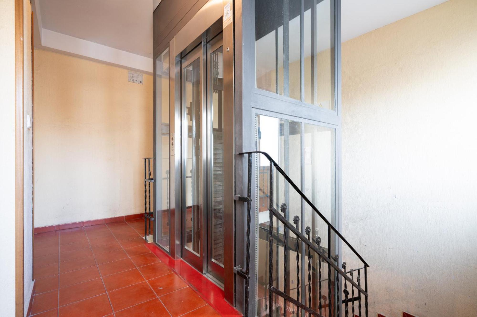 Atico Con Terraza En Lavapies Alquiler Temporal Apartamento