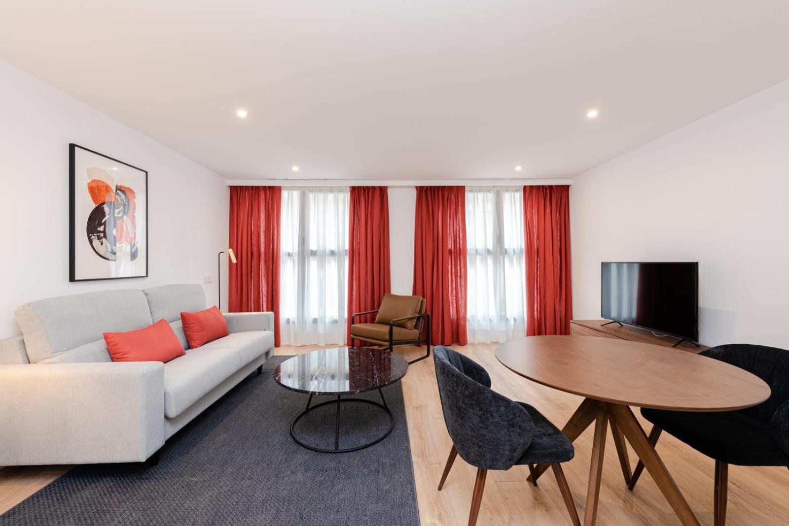 Unique And Sophisticated Design In Financial Centre *