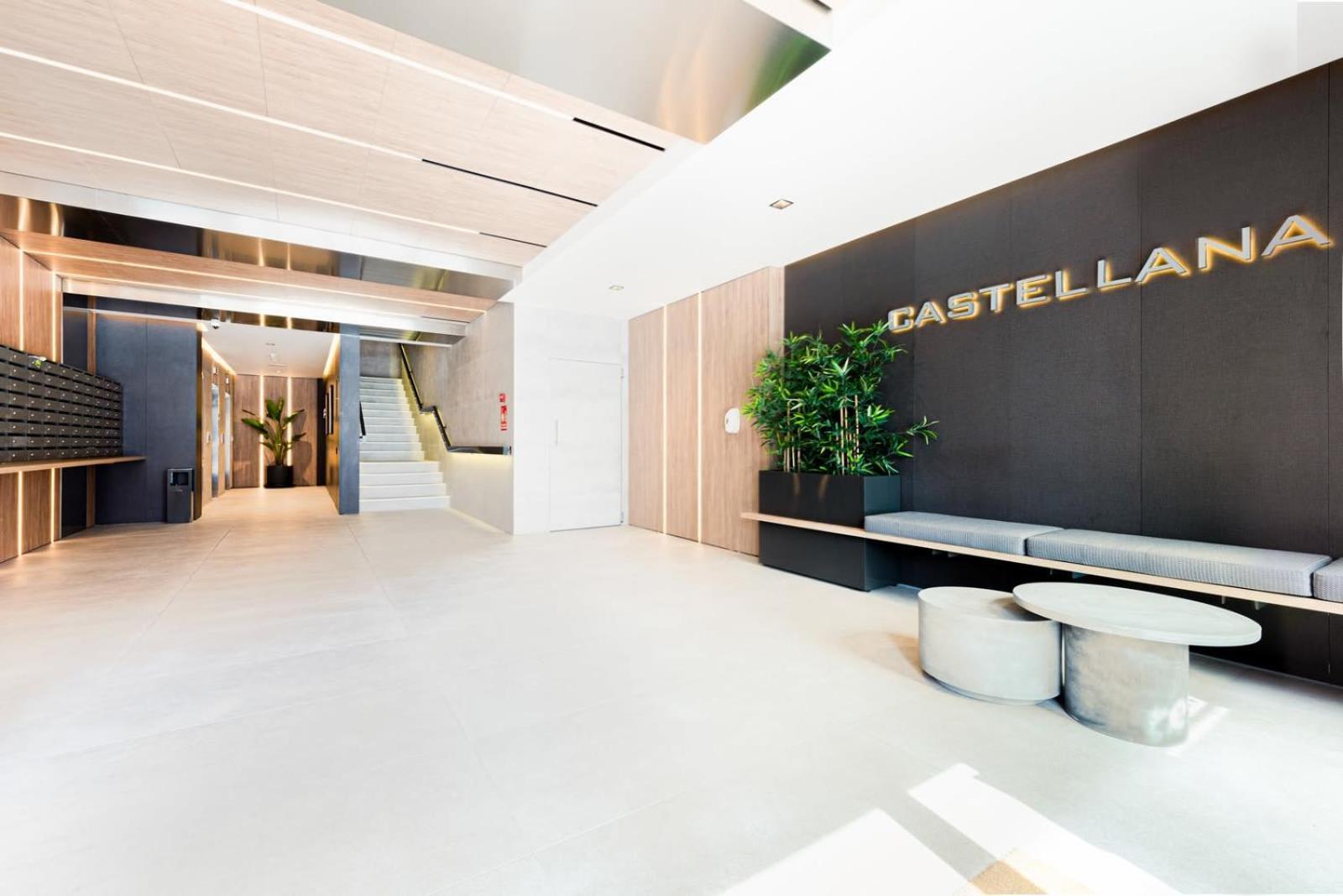 Unique And Sophisticated Design In Financial Centre Apartamento Madrid