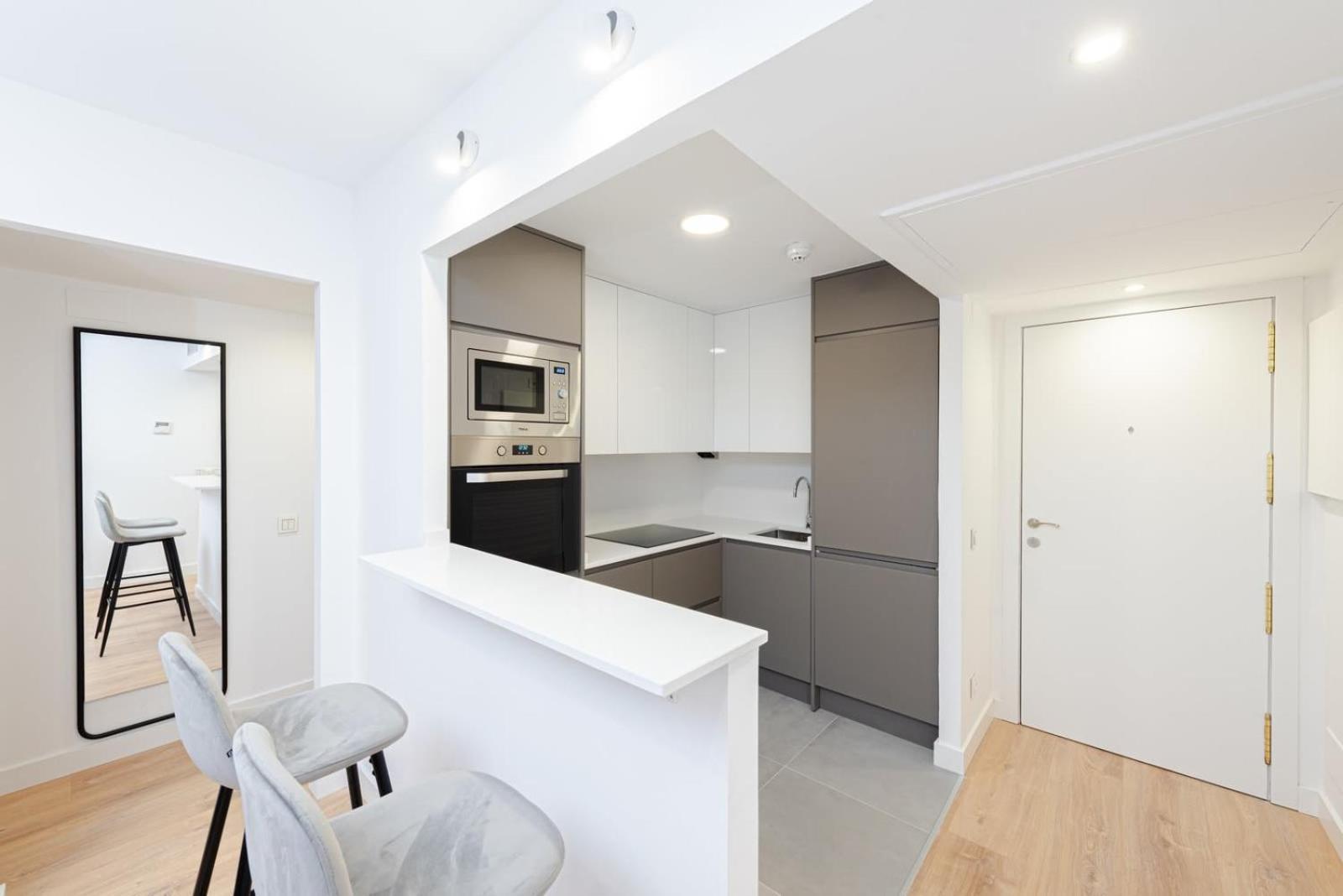 Unique And Sophisticated Design In Financial Centre Madrid