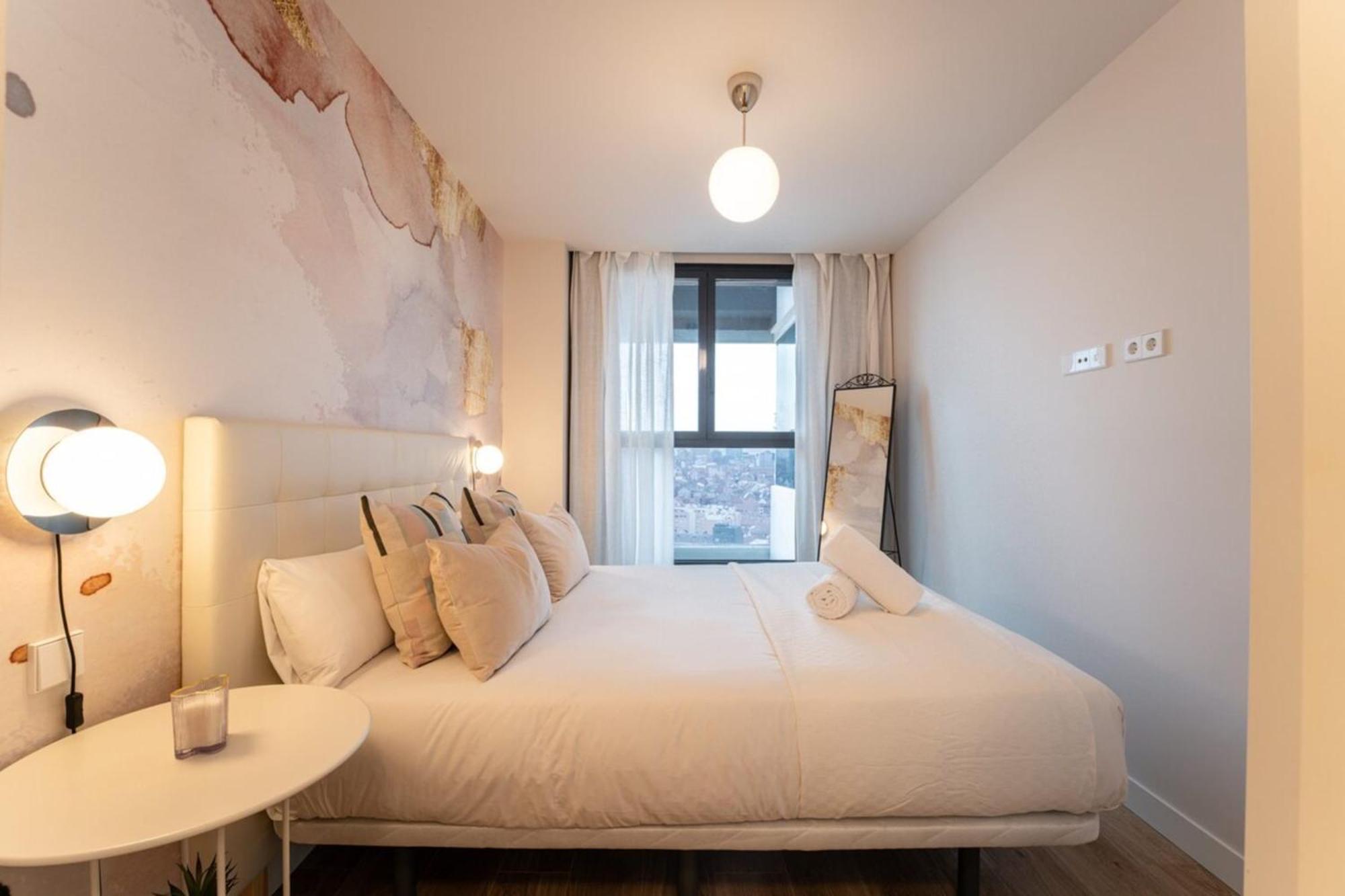 Chic 1bd Flat Wsauna & Balcony Tetuan Madrid! Apartamento