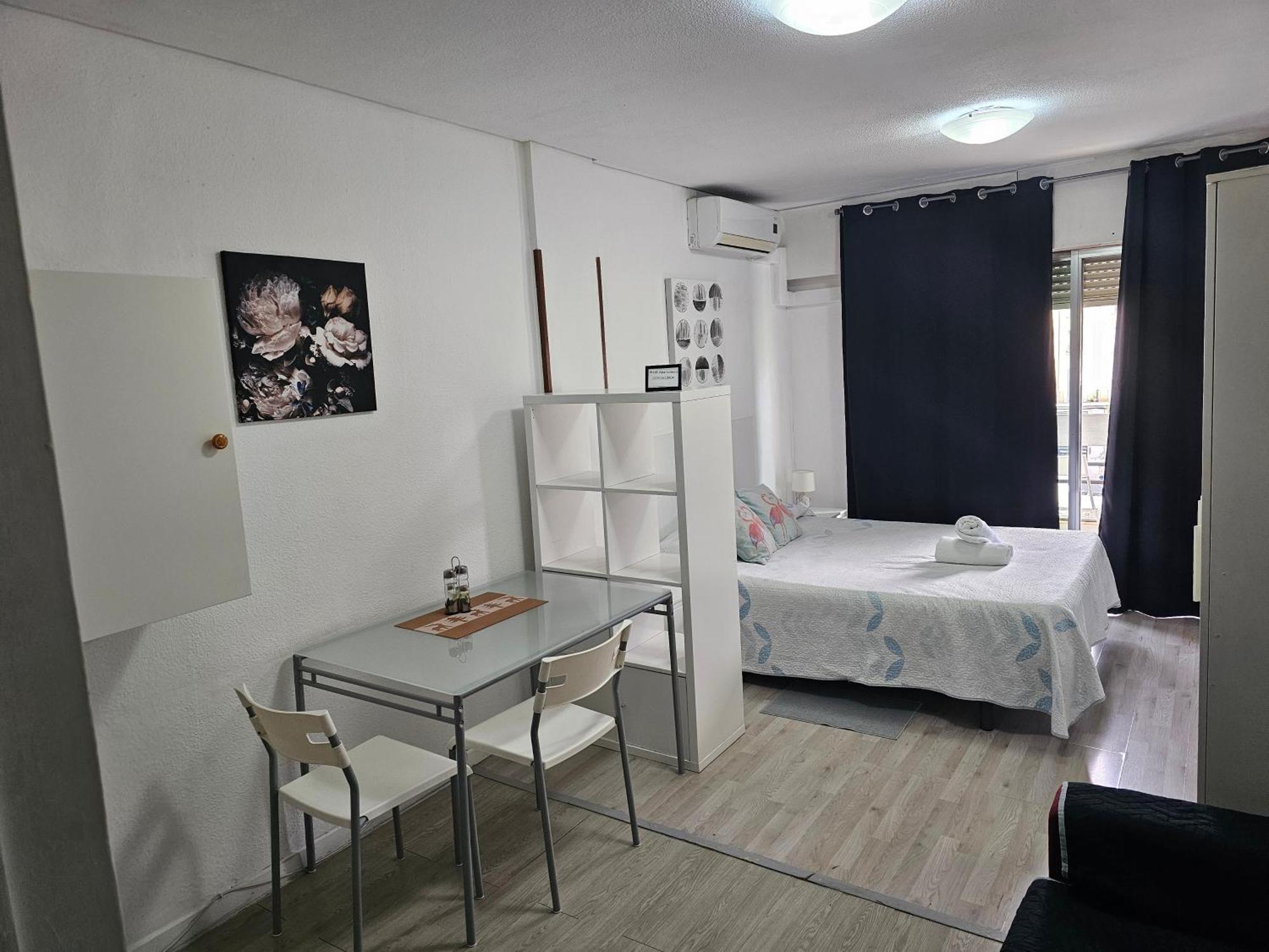 Estudio Doble Con Balcon En Centro *
