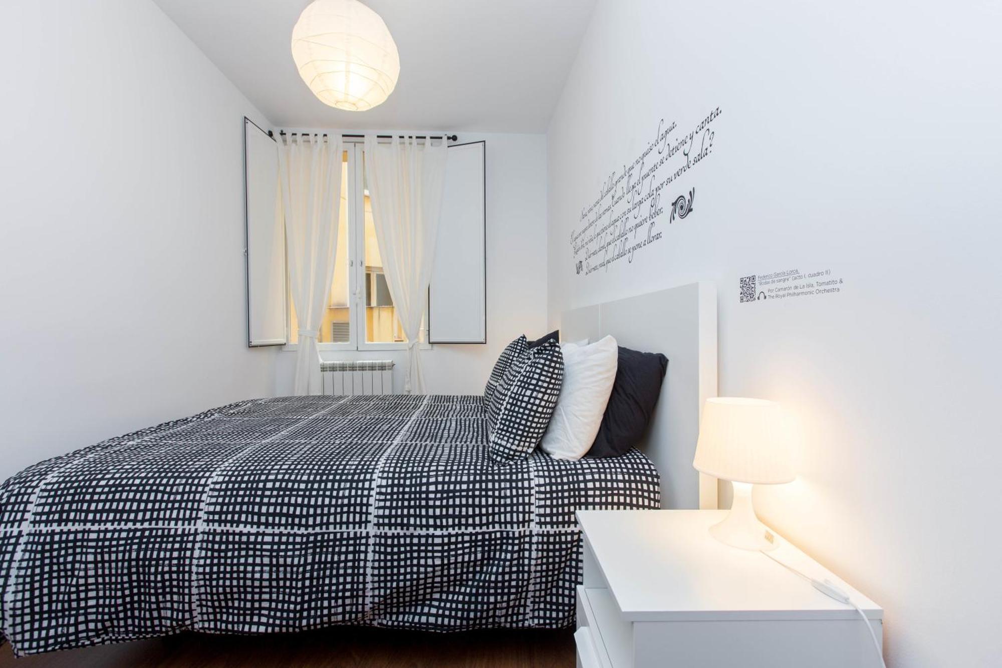 Bookinmadrid Com - Puerta Del Sol * Madrid