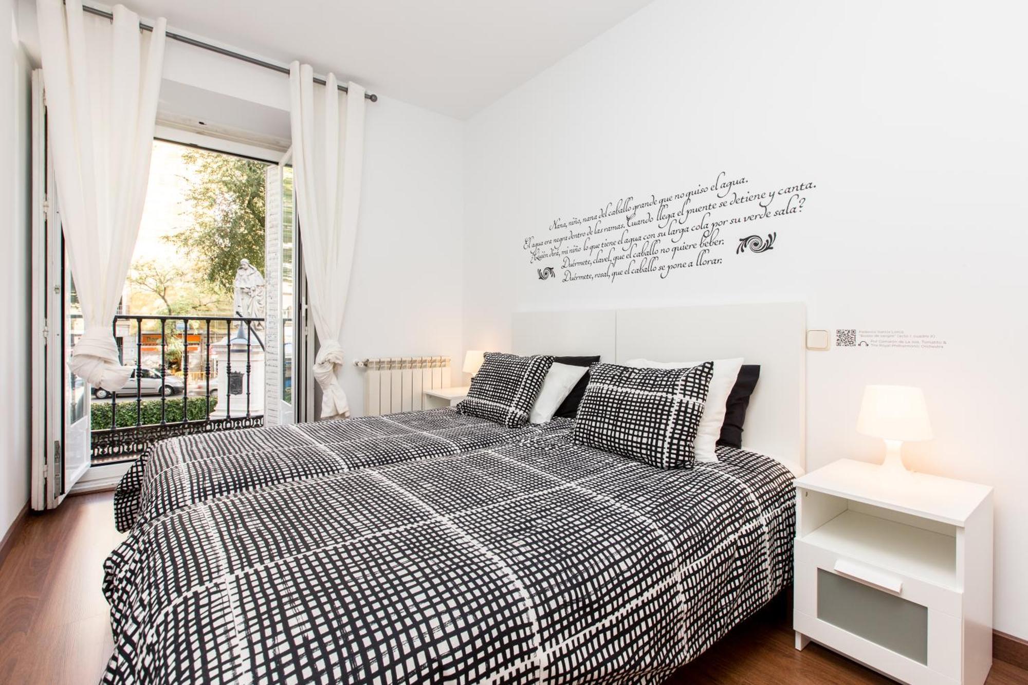 Bookinmadrid Com - Puerta Del Sol Appartement