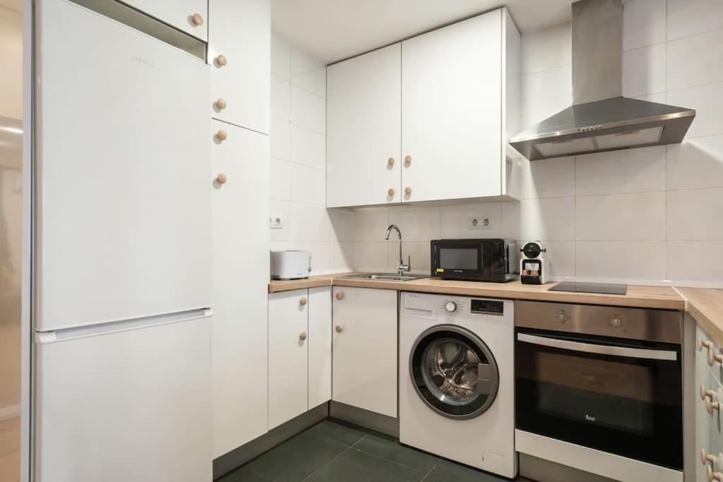 Exterior Flat In The Golden Mile In - 3 Madri