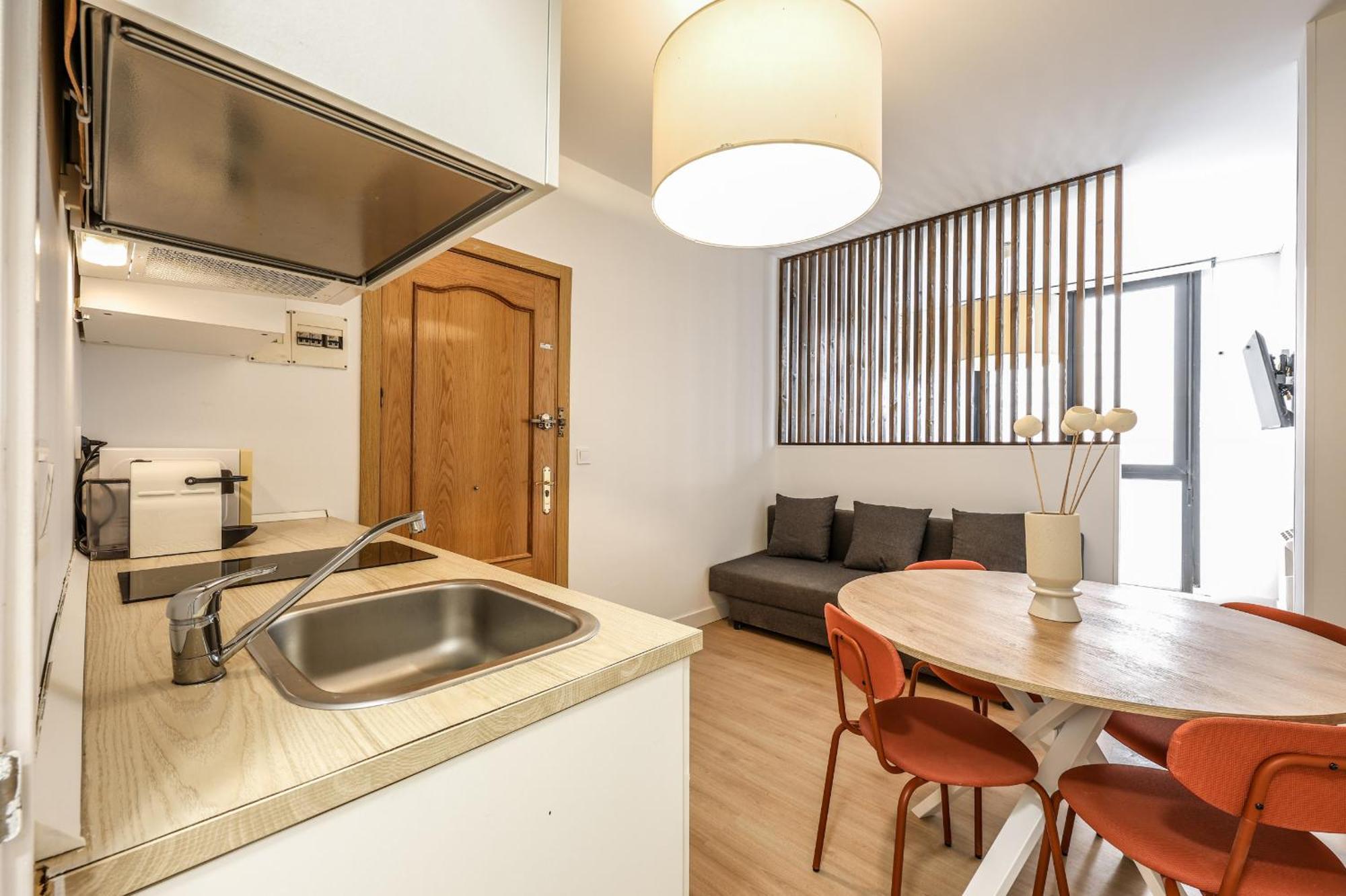 Pequeno Reformado En Tirso De Molina Apartment *