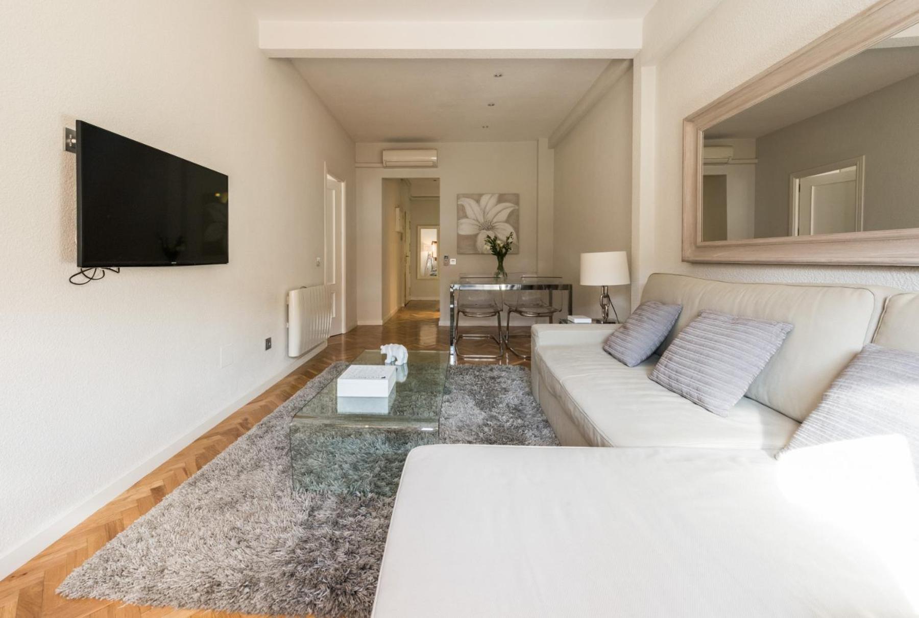 Chueca Penthouse Apartment *