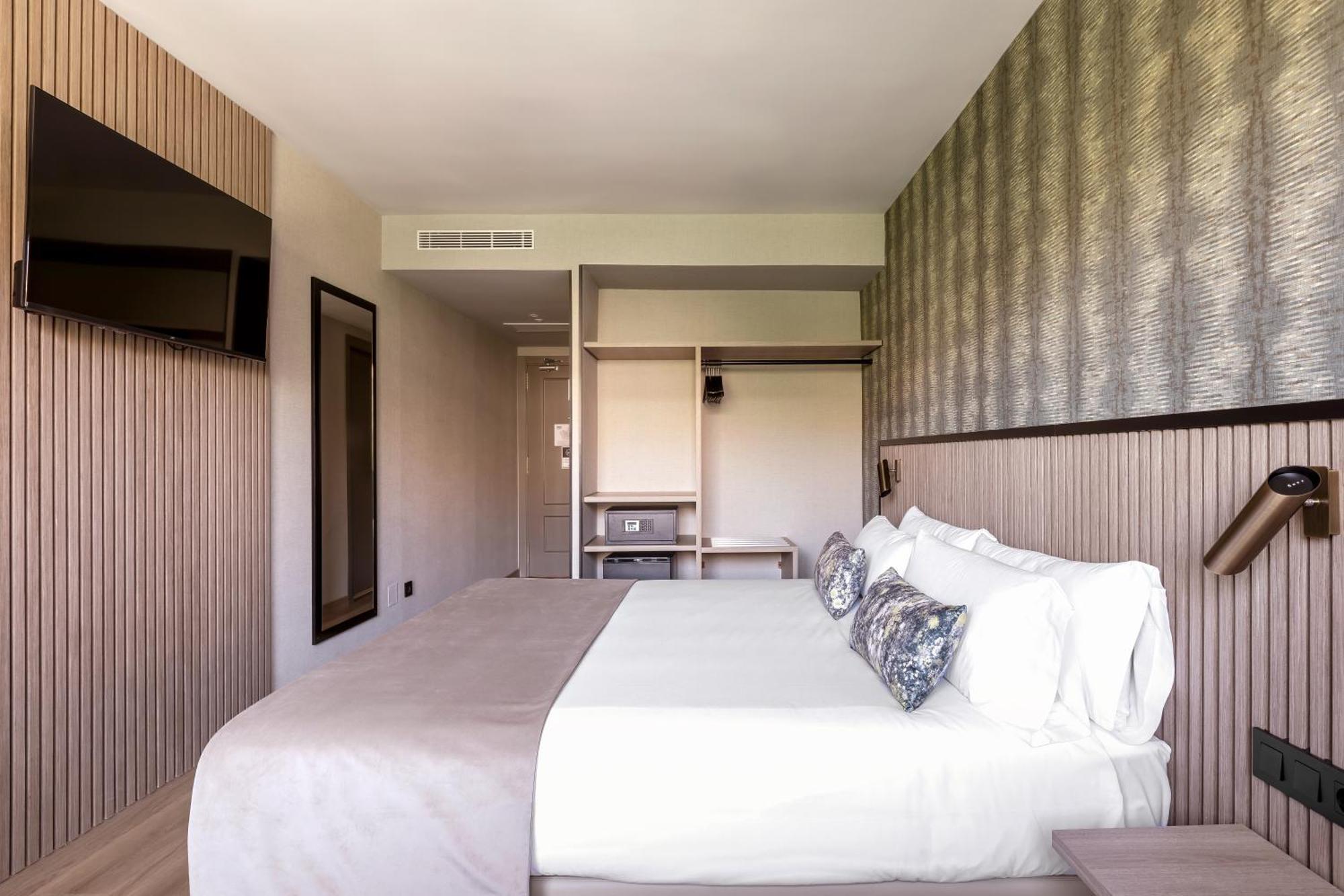 Hotel Rafaelhoteles Piramides 3*