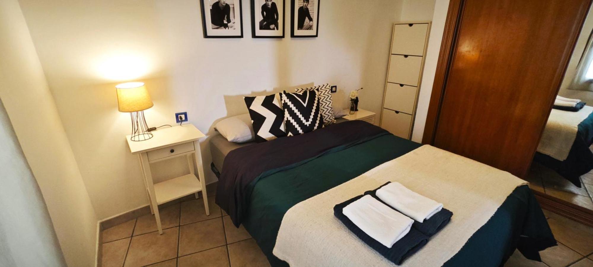 2 Personas En Pleno Centro De Appartement Madrid