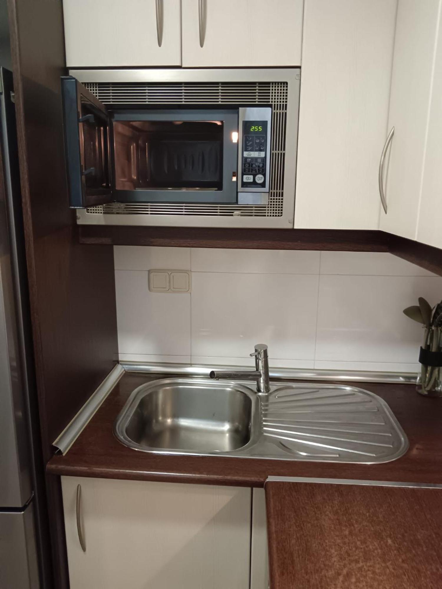 Encantador Apartamento En El Rastro De Madri