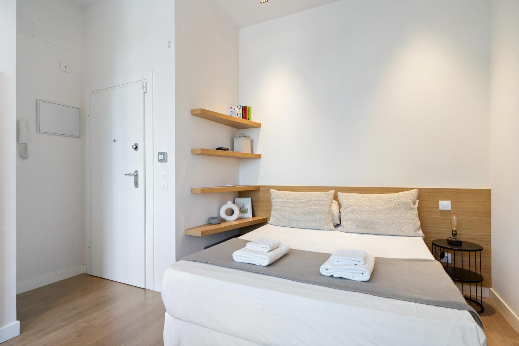 Encantador Estudio Chamartin Appartamento