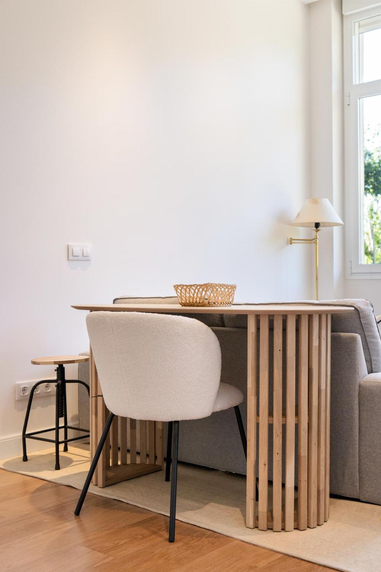Encantador Estudio Chamartin Appartamento Madrid