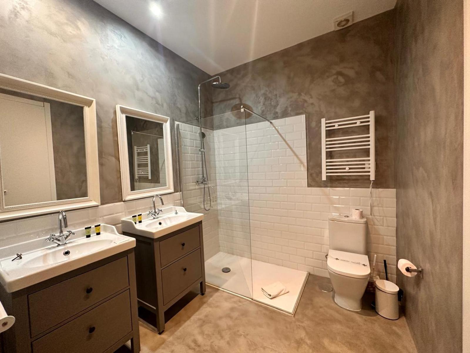 Amazing 3bd 3bth With 9 Balconies By Madrid4you Apartment