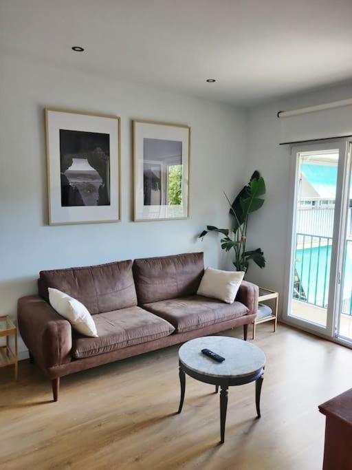 Apartamento Moderno Con Oficina Y Balcon