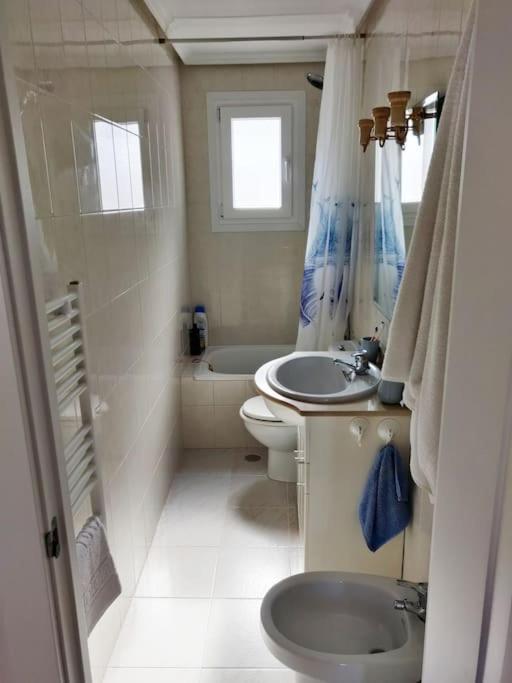 Moderno Con Oficina Y Balcon Madri