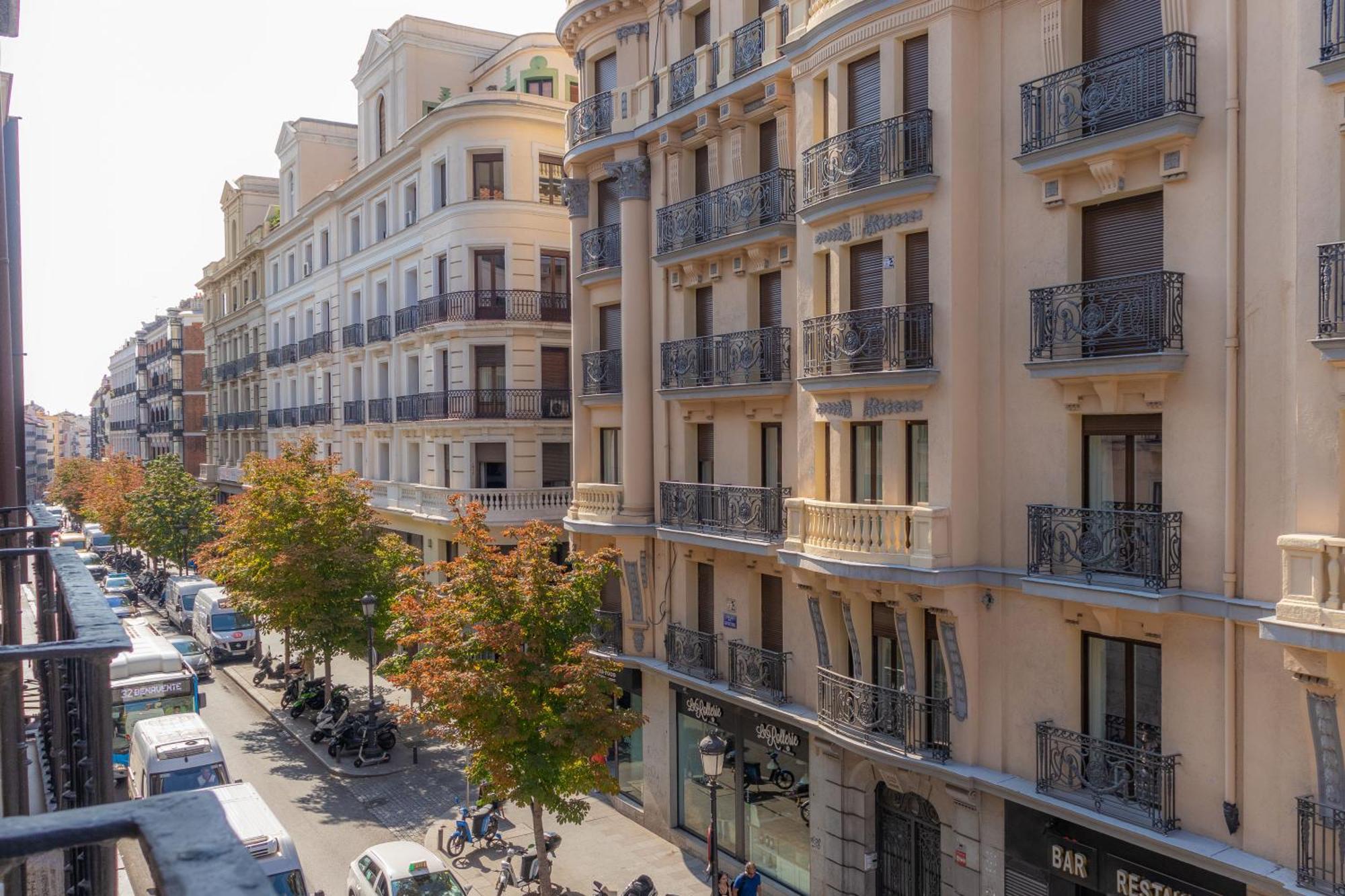 Apartamentos Madrid Apartment