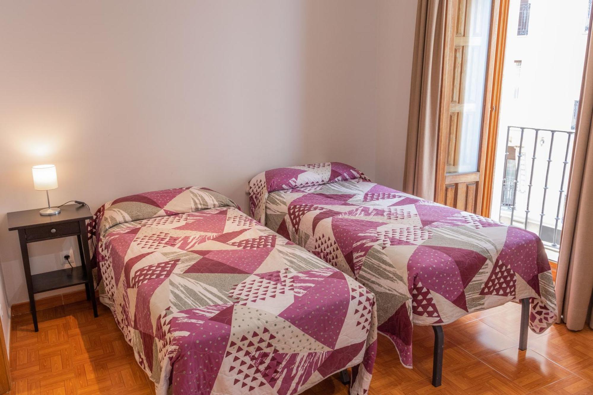 Apartamentos Madrid Apartment *