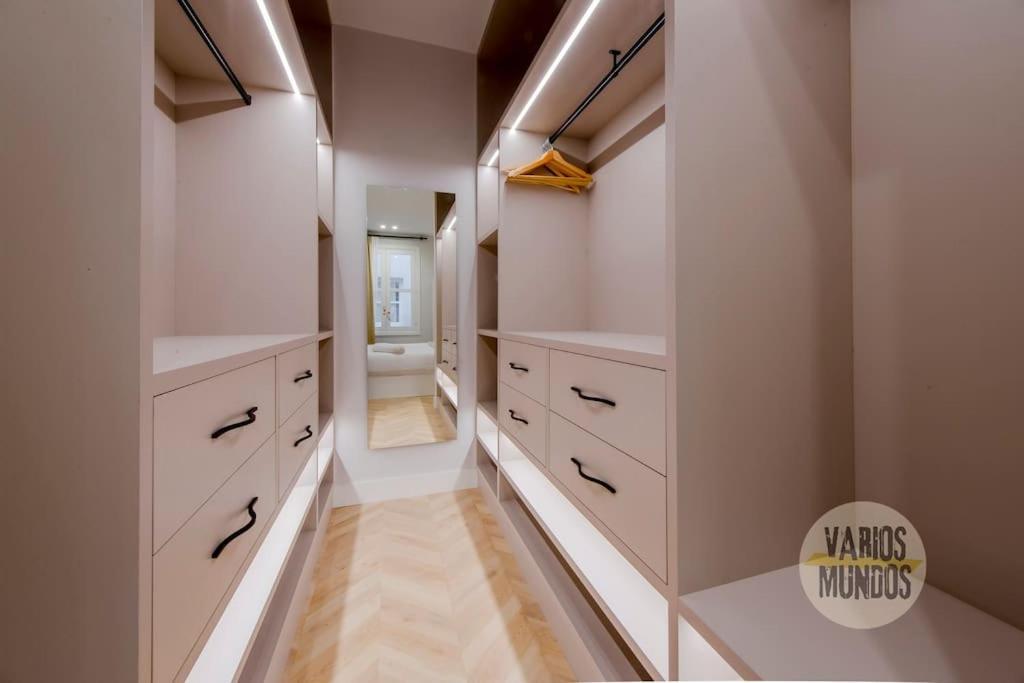 Apartment De Lujo En La Emblematica Calle Montera Madrid