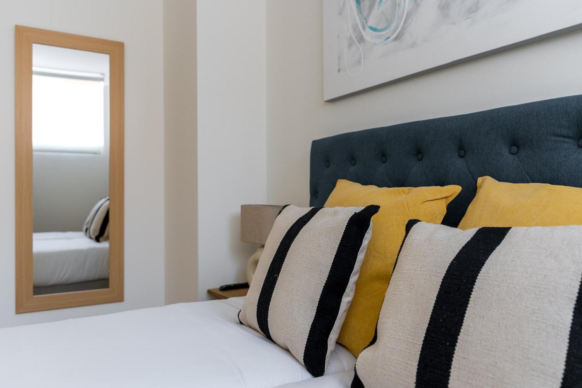 Modern And Wide- 3bd 2,5 Bth- Plaza Castilla *
